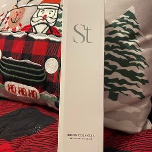 Seint Brush Cleanser